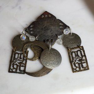 Silver tone dangle brooch pin